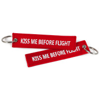 Breloc brodat KISS ME BEFORE FLIGHT - Rosu