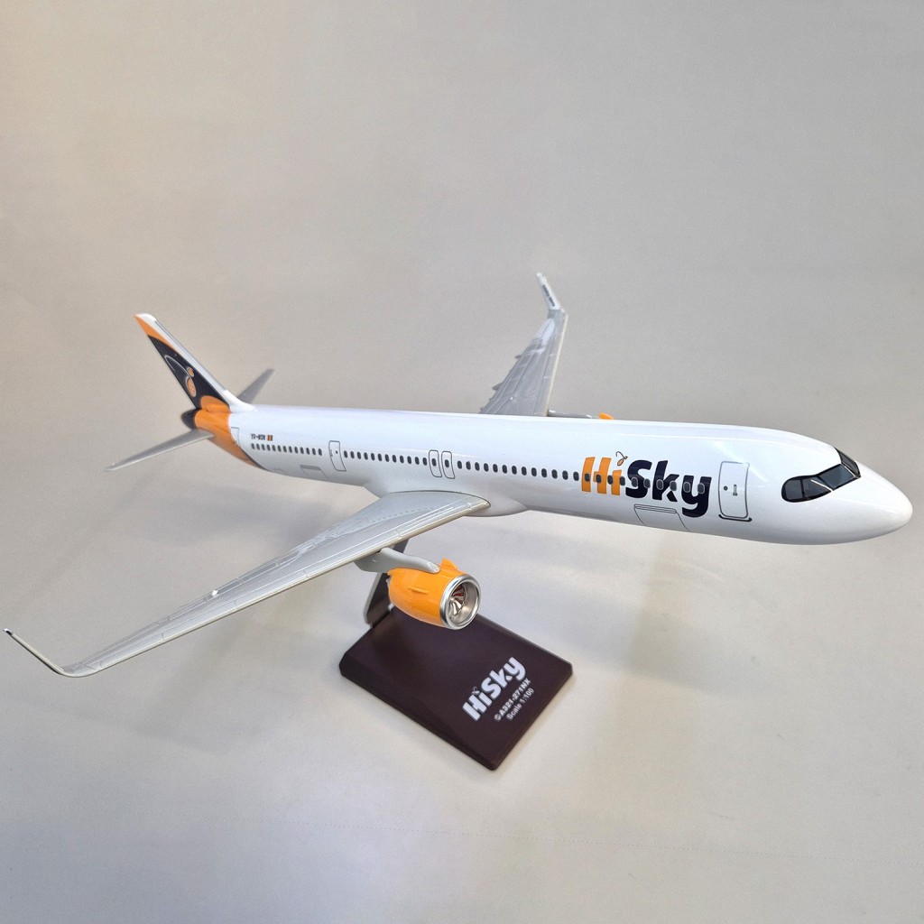 Macheta HiSky Airbus A321-271NX (LR) YR-WOW Scara 1:100