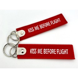 Breloc brodat KISS ME BEFORE FLIGHT