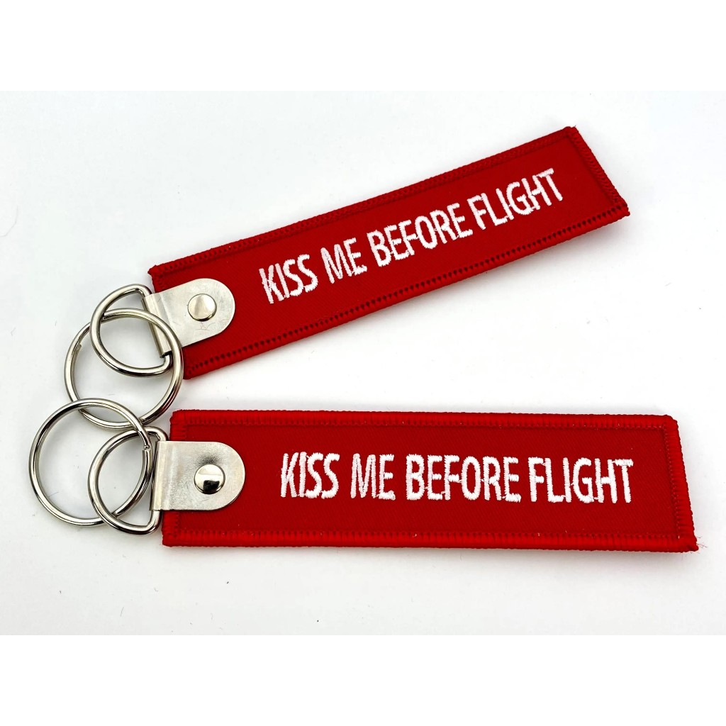 Breloc brodat KISS ME BEFORE FLIGHT