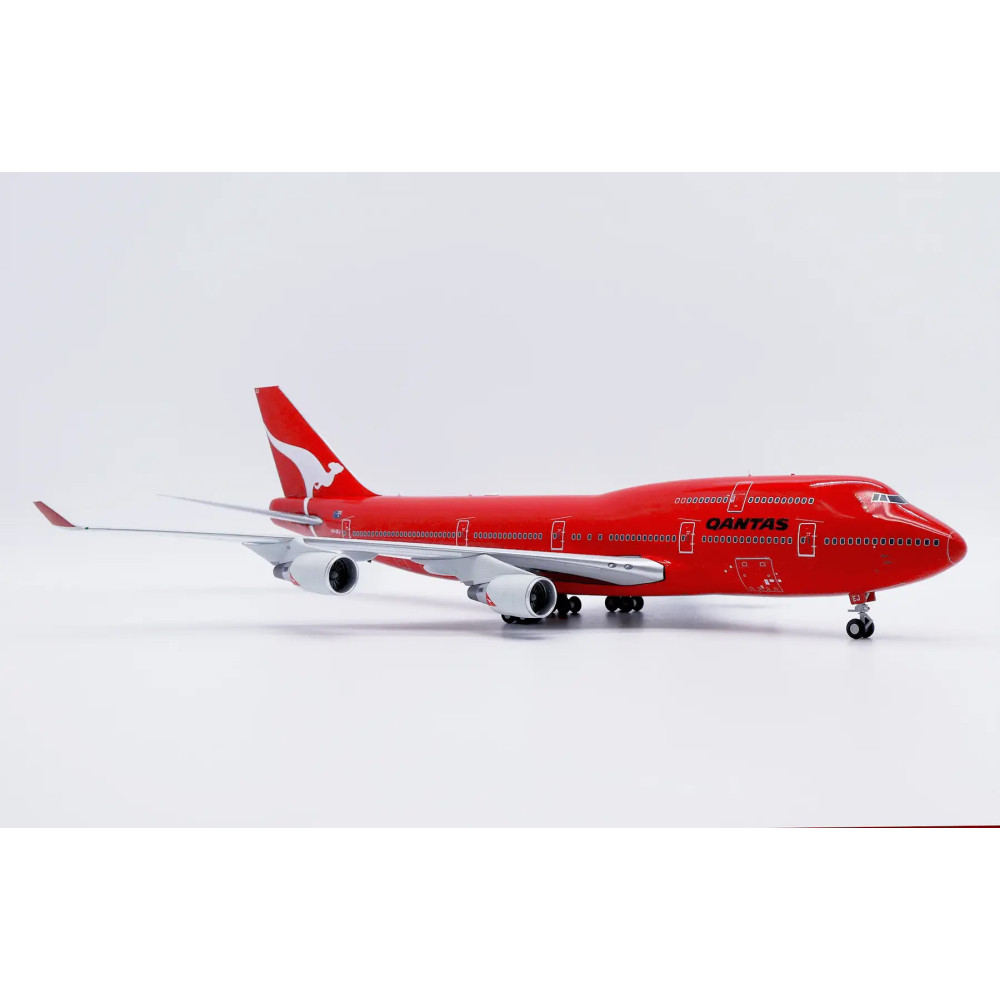 JC Wings Boeing 747-400 Qantas "All Red" Flaps Down VH-OEJ Scale 1:200 Aircraft Model