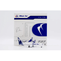 JC Wings Boeing 737-MAX8 Blue Air YR-MXE 1:400 Aircraft model