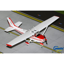 GeminiJets Cessna 172S Skyhawk II Private "Sporty's Edition" N12631 Scale 1:72 Aircraft Model
