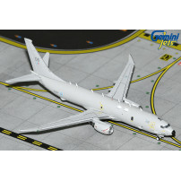 GeminiJets Boeing P-8 Poseidon RAF Royal Air Force ZP806 Scale 1:400 Aircraft Model