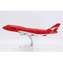 JC Wings Boeing 747-400 Qantas "All Red" Flaps Down VH-OEJ Scale 1:200 Aircraft Model